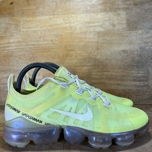 Nike Air VaporMax 2019 SE Womens Size 7.5 Running Shoes Sneakers Luminous Green